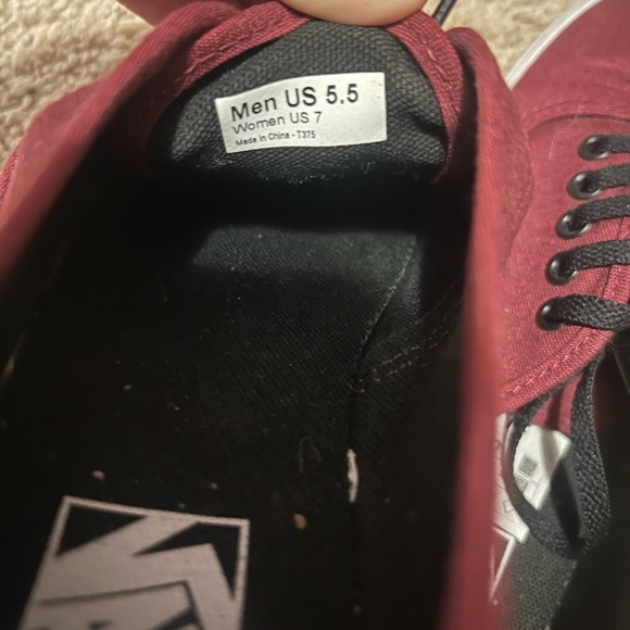 Womens 7 burgundy vans - Picture 4 of 5
